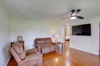 1 Mi to Dtwn & Beach! Port Clinton Family Escape - 5