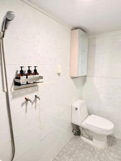 StaySu, Cozy & Comfortable Near by Line 2 Sillim Station, Gang-nam & Hong-dae, Airport Bus - 9
