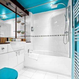 Stylish 2 Bed Apartment - City Centre - Balcony - Smart TV - Netflix 1012MH - 4