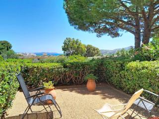 T2 cabine avec terrasse à La Favière, proche plages et commerces - FR-1-610-20 - 0