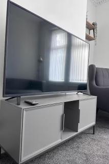 Apartment Sleeps 7 with Free Parking - 3