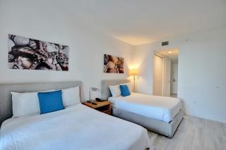 Chic Studio Beach Service Pool Gym Near Ocean 410 - 3