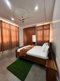 Hill View Apartments - 4