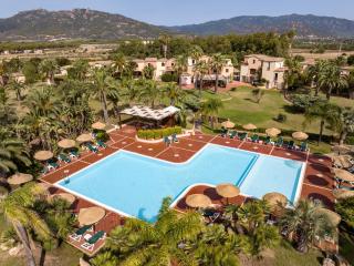 Classical Residence Baia delle Palme 2 Bedroom apartment sleeps 6 persons T6 - 8