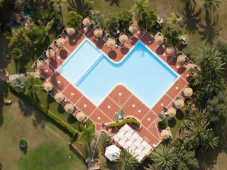 Classical Residence Baia delle Palme 2 Bedroom apartment sleeps 6 persons T6 - 7