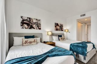 Comfortable Waterfront Studio in Resort Pool - 2