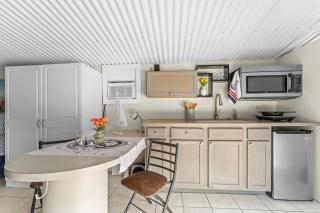 Stay Like a Sailboat Studio and Outdoor Shower - 0