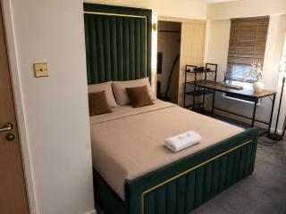 Boutique City Escape with Spa Bathroom & Free Parking - 7