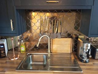 Boutique City Escape with Spa Bathroom & Free Parking - 7
