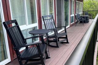 Spacious Sun-Up Bay Cabin, 20 Min to Downtown CDA! - 6