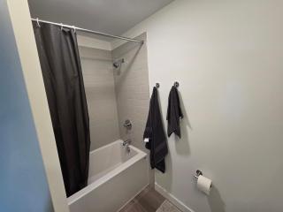 Breath Taking View-TopFloorPHaccess-DTskyline-2BR2WR-5Guest - 4
