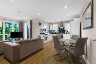 Heathrow Living 2BDR 2BA Apt by 360 Stays - Apt 03 - 8