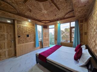 Traditional Pahadi 4 BR Villa Amazing Valley View - 8