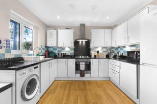 Heathrow Living 2BDR 2BA Apt by 360 Stays - Apt 03 - 7