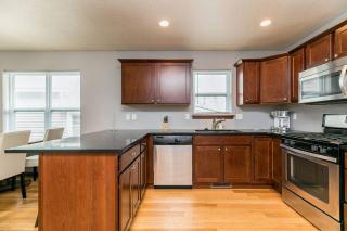 Stadium House - Next to Kernels/Roughriders Arena - 9