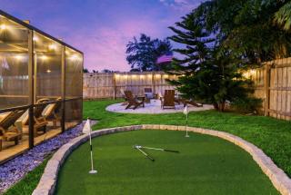 Poolside Fun Games Perfect Family Escape - 2