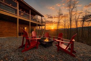 Skyline Ridge Cabin Hot Tub, Fire Pit & Views - 9