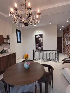Utopia House & Garage - 5