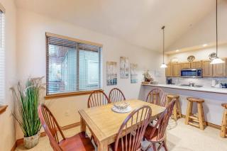 Blue River Townhome Unit D6 - 4