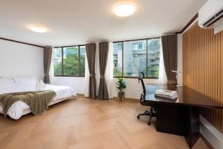Luxury 3BR 230sqm 5 min to BTS Sukhumvit 26 - 2