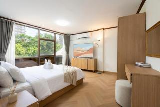 Luxury 3BR 230sqm 5 min to BTS Sukhumvit 26 - 1