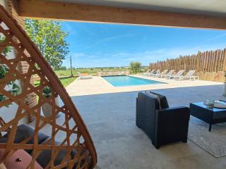 Domaine de Vizols-Gite 4 etoiles Piscine 15p - 7
