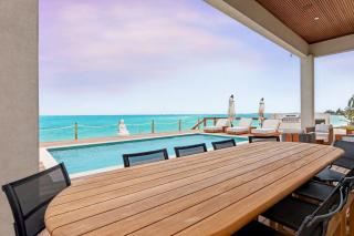 Beachfront Luxe 6BR and 2BR Guest House with Pool - 6