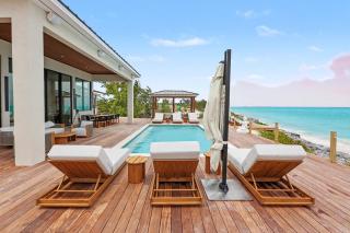 Beachfront Luxe 6BR and 2BR Guest House with Pool - 3