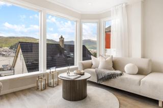 Newly renovated in 2026 - Spectacular view - Large living room - 9