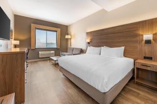 Best Western Plus 1000 Islands Hotel & Suites- Newly Renovated - 3
