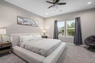 Newly Built 2-Story Townhome: Single Master Suite - 8