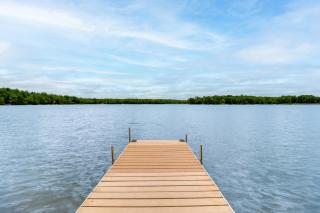Lakefront Cabin: Kayaks, Paddle Boards & Fishing - 9