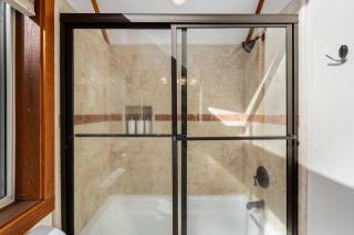 4b, 4bath, Luxury Home, Walk to South Lake Shore! - 1
