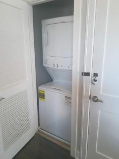 Spacious Modern Pilsen Retreat Sleeps 8 Near Downtown Chicago - 2