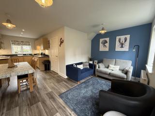 Sea Esta, The Bay, 2 bedrooms, patio garden, parking nearby, 2 dogs welcome - 0