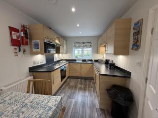 Sea Esta, The Bay, 2 bedrooms, patio garden, parking nearby, 2 dogs welcome - 7
