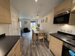Sea Esta, The Bay, 2 bedrooms, patio garden, parking nearby, 2 dogs welcome - 6