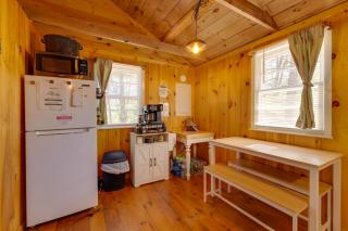 'Knotty Kabin' Rustic Waterboro Cabin By Lake - 1