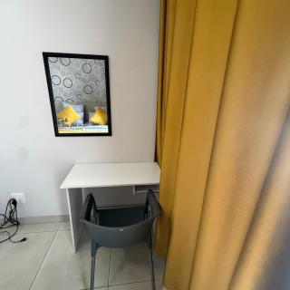 UrbanCharm home away from home Affordable Luxury - 4