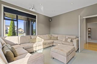 2BR Relax at Lake Hood Luxury Canal Home with Jetty - 2