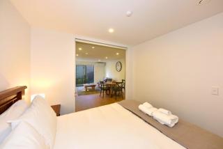 Stylish 1BR Stay on Moorhouse Avenue - 8