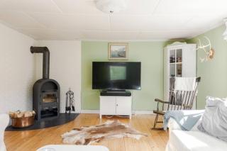 3BR In Kosta - Fire pit, gathering room, Lake and Pub - 5