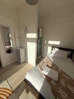 Ellesmere Port Contractor Accommodation - 1