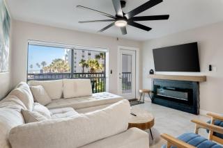 Serene Oceanview Haven Designer Coastal Living - 0