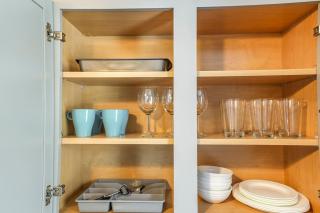 Cozy and Private 1 BD Near City and Airport - 3
