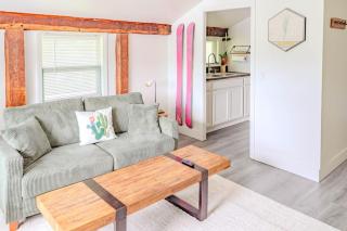 Cute Stowe Apartment - 6