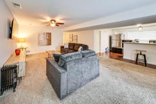 4 Mi to K-State! Modern Garden-Level Apt - 7