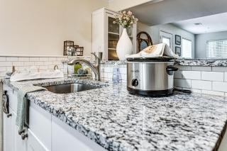 4 Mi to K-State! Modern Garden-Level Apt - 2
