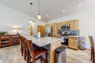 Quartz Court - 1