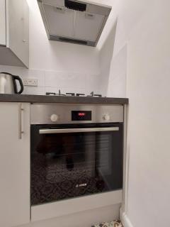 Flat B, 63 High Street, Ryde - 9